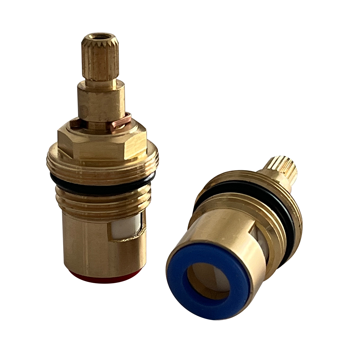 Кран-букса с керамическими прокладками, поворот 180 гр., холодная, блистер. LEMARK